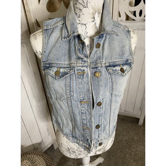 Madewell Blue Denim Oversized Trucker Distressed Light Wash Jean Vest Small S - Picture 1 of 4